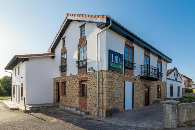 Llulla.Es Villa Cortiguera Luaran gambar