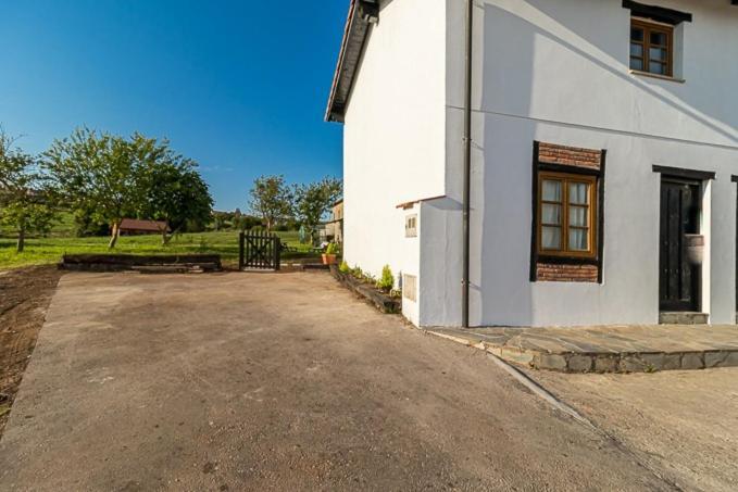 Llulla.Es Villa Cortiguera Luaran gambar