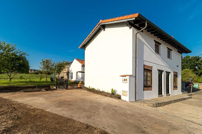 Llulla.Es Villa Cortiguera Luaran gambar